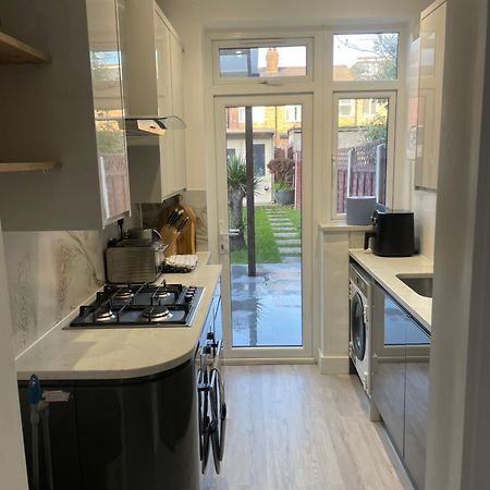 Modern Home With Driveway Parking For 2 Vehicles, Near Tottenham Hotspur Stadium, White Hart Lane Train Station London Luaran gambar