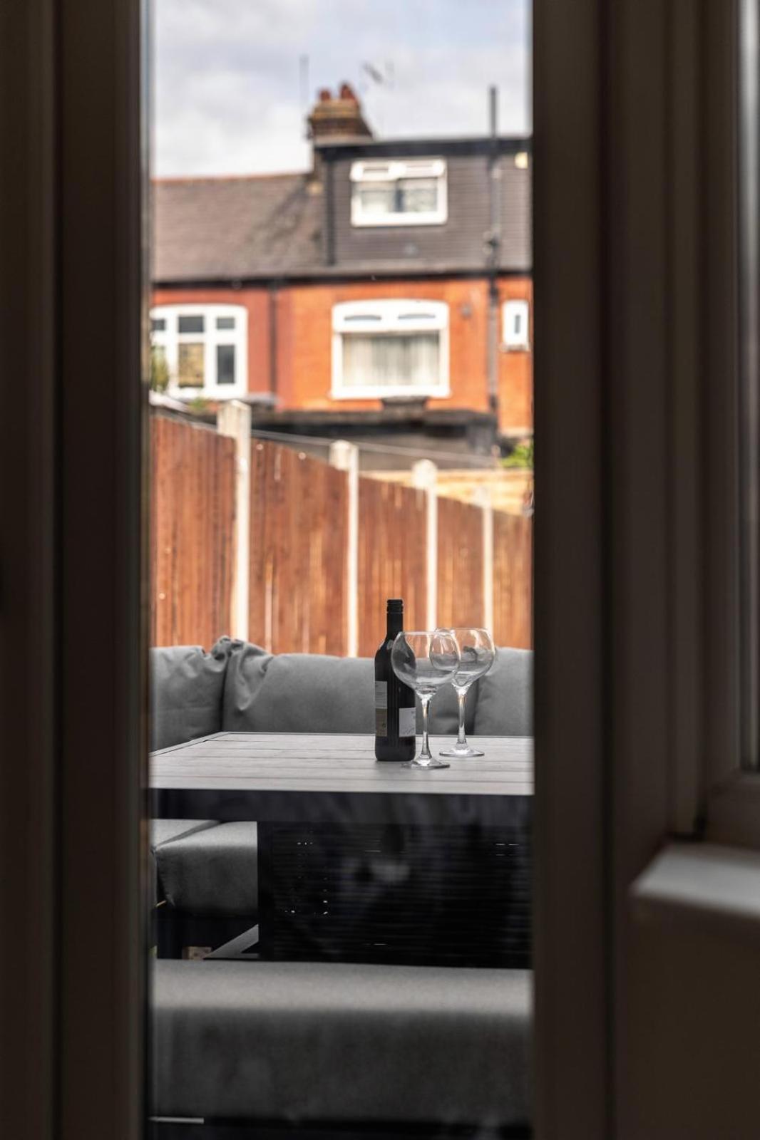 Modern Home With Driveway Parking For 2 Vehicles, Near Tottenham Hotspur Stadium, White Hart Lane Train Station London Luaran gambar