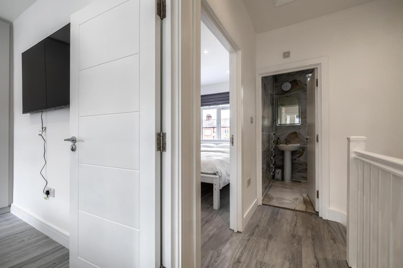 Modern Home With Driveway Parking For 2 Vehicles, Near Tottenham Hotspur Stadium, White Hart Lane Train Station London Luaran gambar